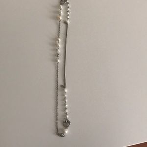 I’m selling a necklace